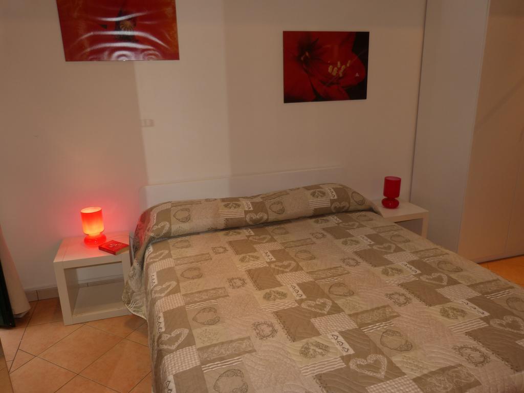 Residenza Piazza San Francesco Lejlighed Bologna Værelse billede